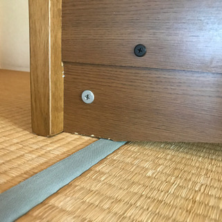 重厚感のある本棚の画像