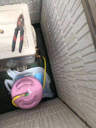 家庭用エアコンのガス充填　ガス補充　ガスチャージ