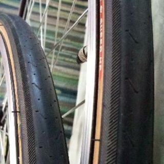 700x28c 英式バルブ ナット留 タイヤホイールセット