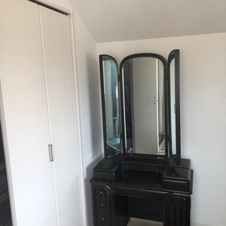 相談中　大塚家具　鏡台