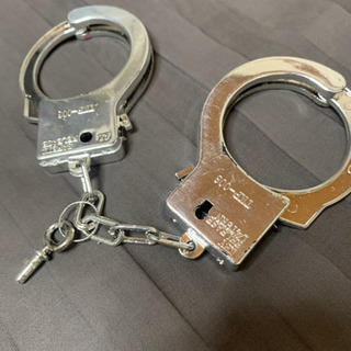 手錠 超軽量 