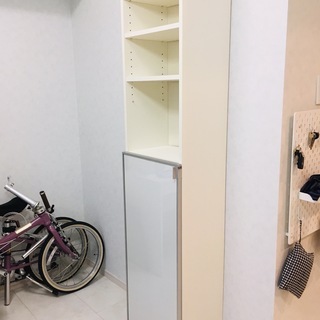IKEA イケヤ　BILLY ビリー 本棚, ホワイト　扉付き　シェルフの画像