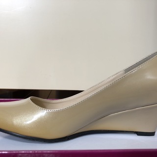 ☆HYBY エナメルウェッジソールパンプス ベージュ 23.5cm【大幅値下げしました】の画像