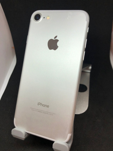【超美品】 iPhone7 32GB SIMフリー　　#047