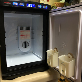 美品 ポータブル冷凍庫の画像