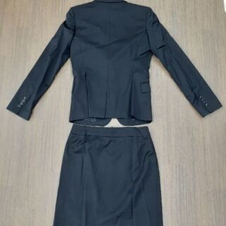【ワールド/アンタイトル】 女性用Mサイズ スカートスーツ 上下セット(黒)の画像