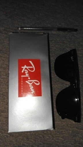 レイバン　サングラス（メガネケース、箱付き）