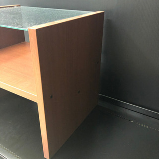 無料で譲ります 木製ガラス面台 未清掃 横約45センチ、縦約35センチ、高さ約41センチの画像