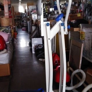 格安中古健康・運動器具　エアーウオーカー・室内歩行器具・ウオーカ...