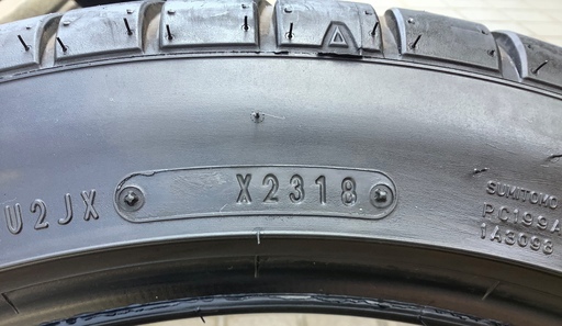 2018年製 美品 ダンロップ SPORT MAXX RT 245/40R18 4本セット 