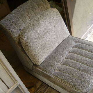 １人かけソファー５人分コーナー置き・テーブル付セット譲りますの画像