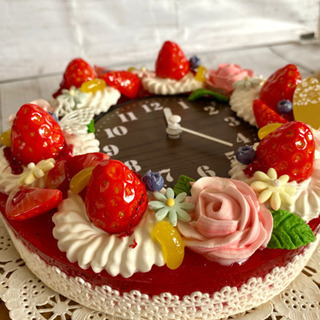 ⭐️艶々いちごのゼリーケーキ時計⭐️の画像