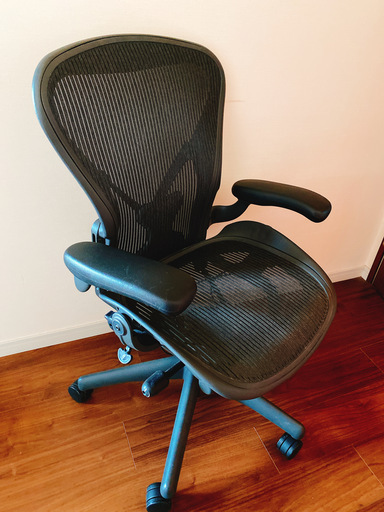 中古アーロンチェア　フル装備　Ｂサイズ