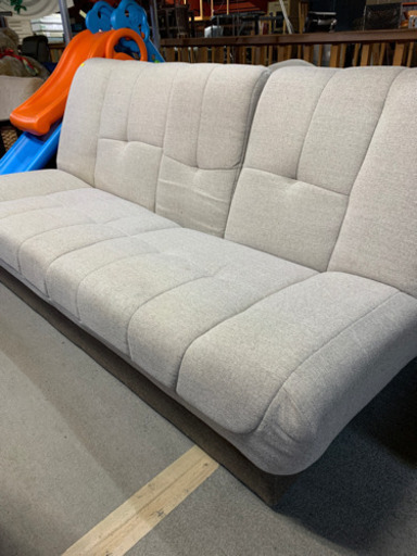 ソファー　ベッド　真ん中テーブルに　中古