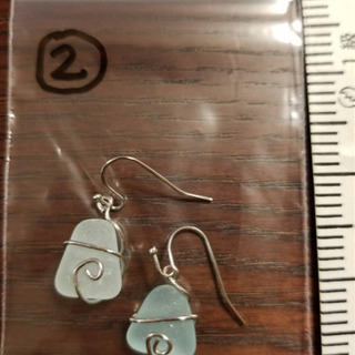 ハンドメイド  シーグラスピアス  300円の画像