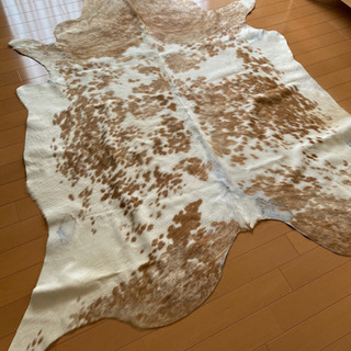 カウラグ　牛皮　ブラウンxホワイトの画像