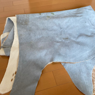 カウラグ　牛皮　ブラウンxホワイトの画像