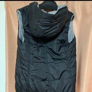 ダウンベストの画像