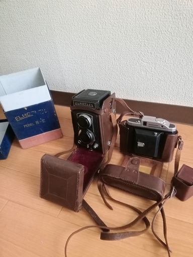 カメラ2台 elmoflex ⅢーEと小西六　pearl 1