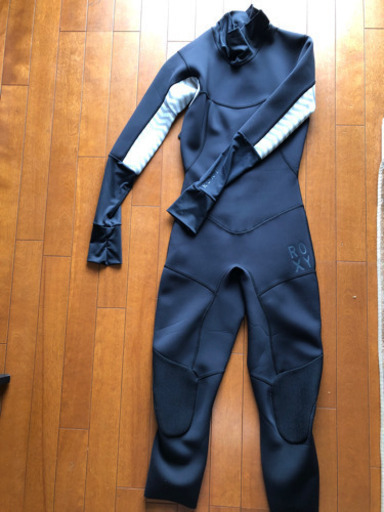 未使用　ロキシー　ウェットスーツ  レディース