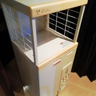 キッチン収納庫の画像