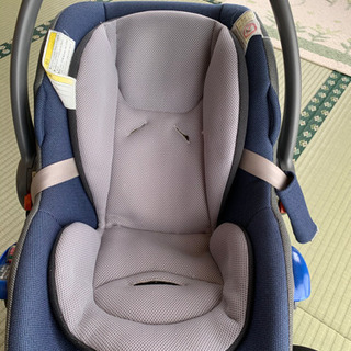 取引中　　コンビ　チャイルドシートの画像