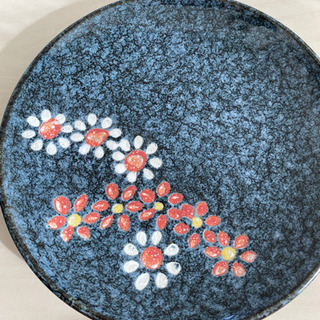 花柄のお皿と小皿の画像