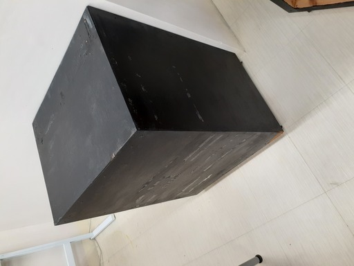 重機　黒い棚