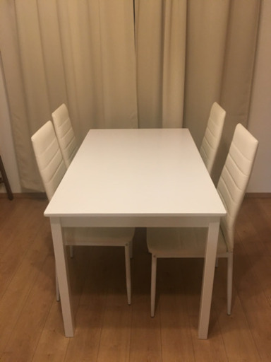 【お取引き決まりました】4人掛けダイニングテーブル➕椅子4脚付