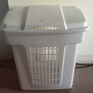 〆切ました Rubbermaid 白 ランドリーバスケットなどに 