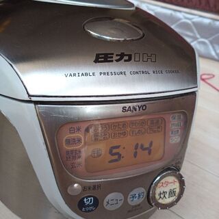 炊飯器 ☆SANYO ５,５合炊き