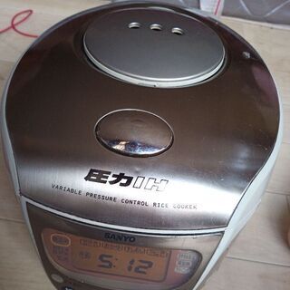 炊飯器 ☆SANYO ５,５合炊きの画像