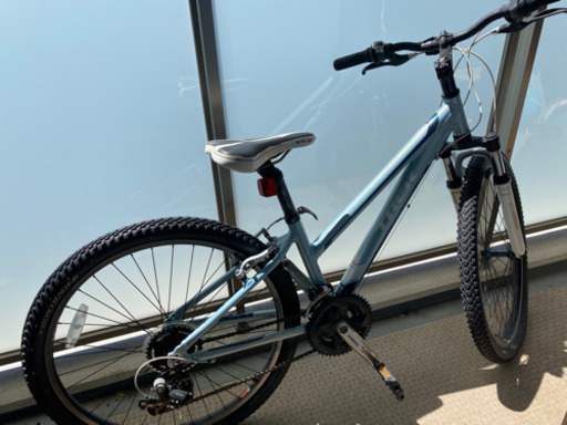 トレック水色マウンテンバイク