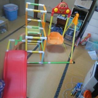 アンパンマンジャングルジムブランコ付き、プーさんおしゃべりウォーカー