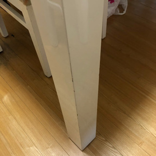 白のダイニングテーブルー無料でお譲りしますの画像