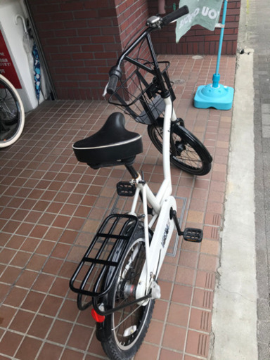 20インチ　内装３段変速　ledオートライト　かご付き　ホワイト
