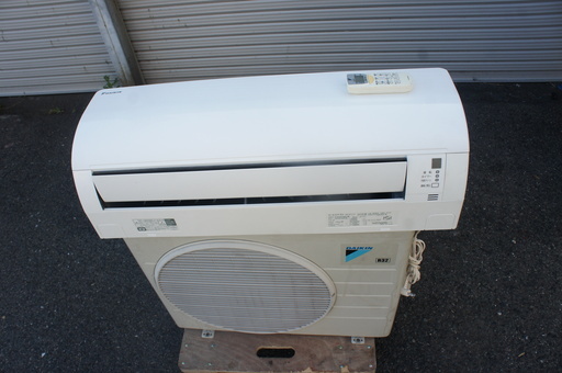 DAIKIN(ダイキン）冷暖房エアコン！2.2KW・格安でお譲ります！