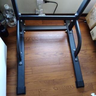 【取引中】懸垂マシン 黒 ブラック 懸垂器具 ぶら下がり健康器 チンニングスタンドの画像