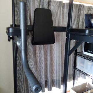 【取引中】懸垂マシン 黒 ブラック 懸垂器具 ぶら下がり健康器 チンニングスタンドの画像