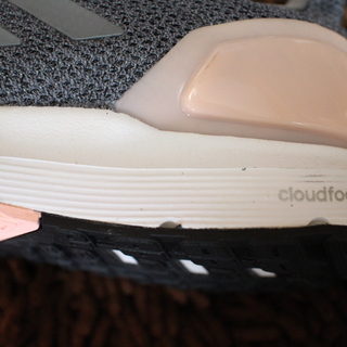 アディダスのスニーカー　アディウェア　メッシュタイプ　￥６０００円くらいした物で軽くて履きやすい　店内で試着のみ未使用品の画像