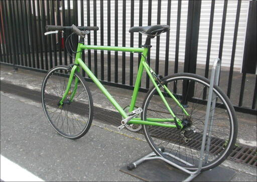 ★★　人気のクロスバイク！【ＴＯＫＹＯ　ＢＩＫＥ　ＳＰＯＲＴ】　シマノＳＯＲＡ８速！　お届け可能です！　★★