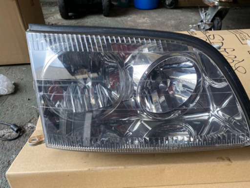 20セルシオ 後期ヘッドライト　2