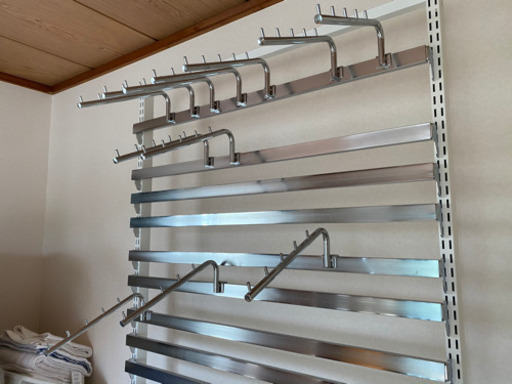 ハンガーラックです。