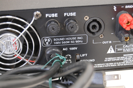 ジャンク扱い CLASSIC PRO CP1400 パワーアンプ 音響機器 オーディオ クラシックプロ 通電確認済み☆ 札幌市 清田区