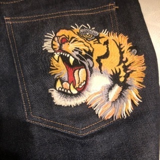 GUCCI 虎刺繍デザイン GG グッチ GUCCI スプリーム キャンバス タイガー 虎 モチーフ ジップ