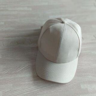 新品　大人女性用　キャップ　ベージュ