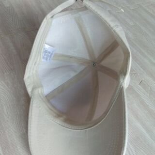 新品　大人女性用　キャップ　ベージュの画像