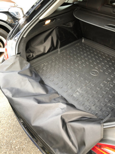ベンツ　CLAシューティングブレイクの荷室カバー