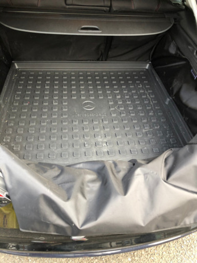 ベンツ　CLAシューティングブレイクの荷室カバー
