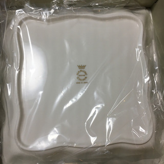 新品　NARUMI スクエアプレートの画像